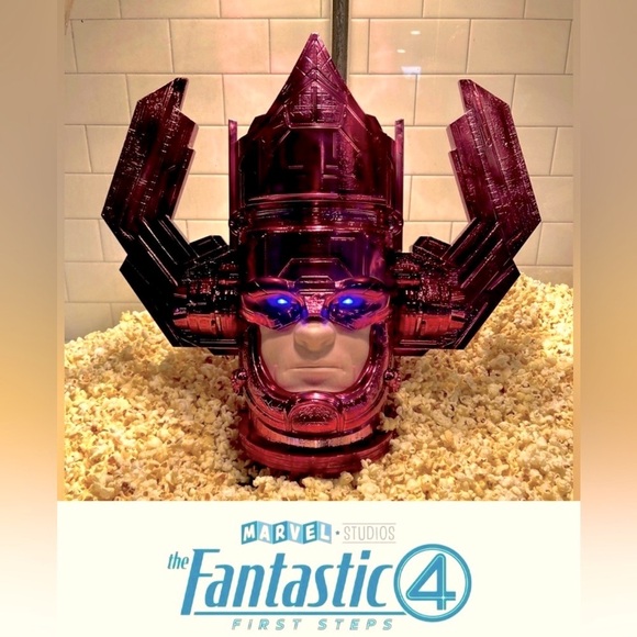 The Fantastic Four - Limited Edition Giant Galactus Popcorn Bucket w/ Lights - Picture 1 of 15